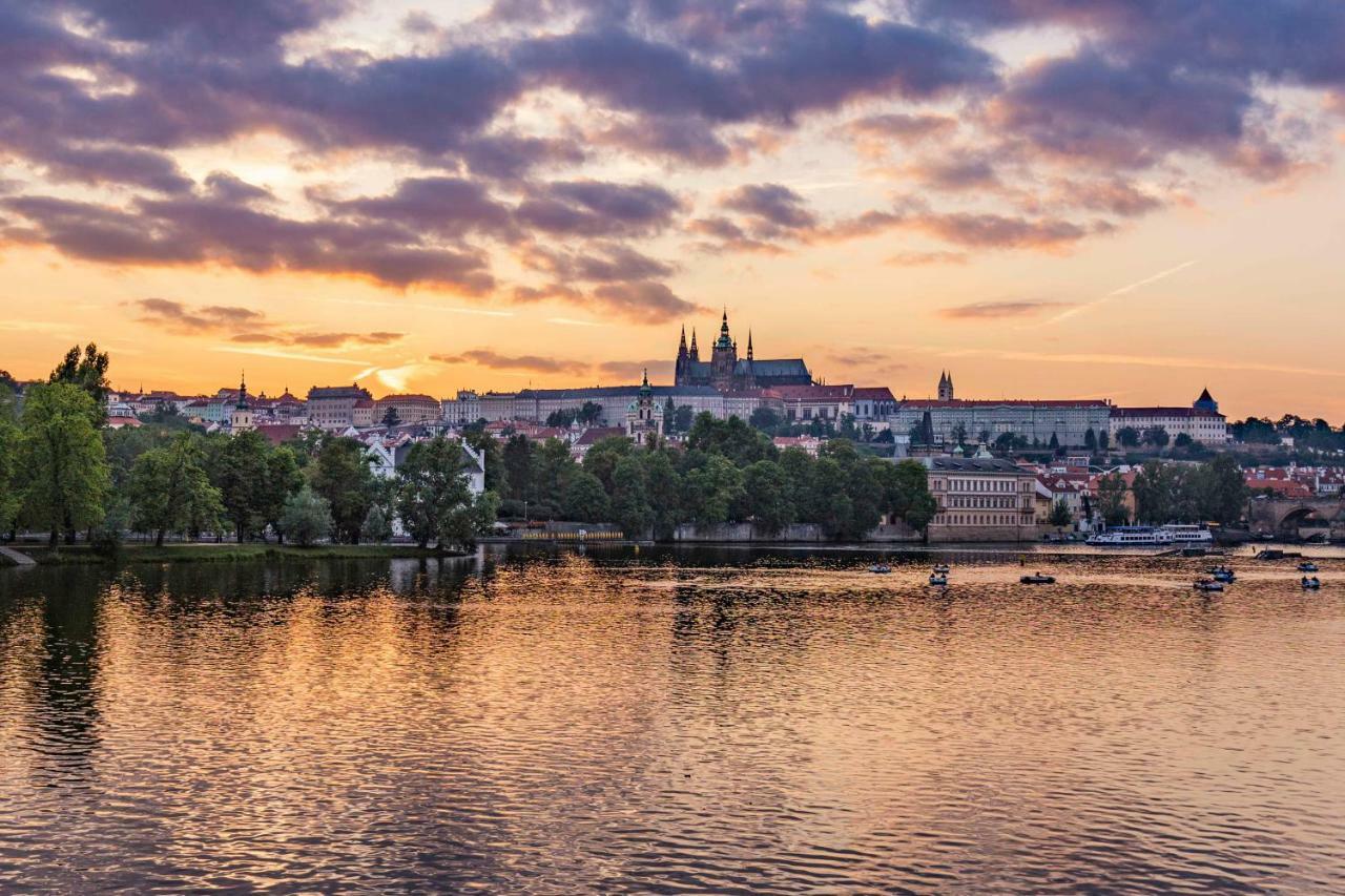 Daire Charles Bridge *