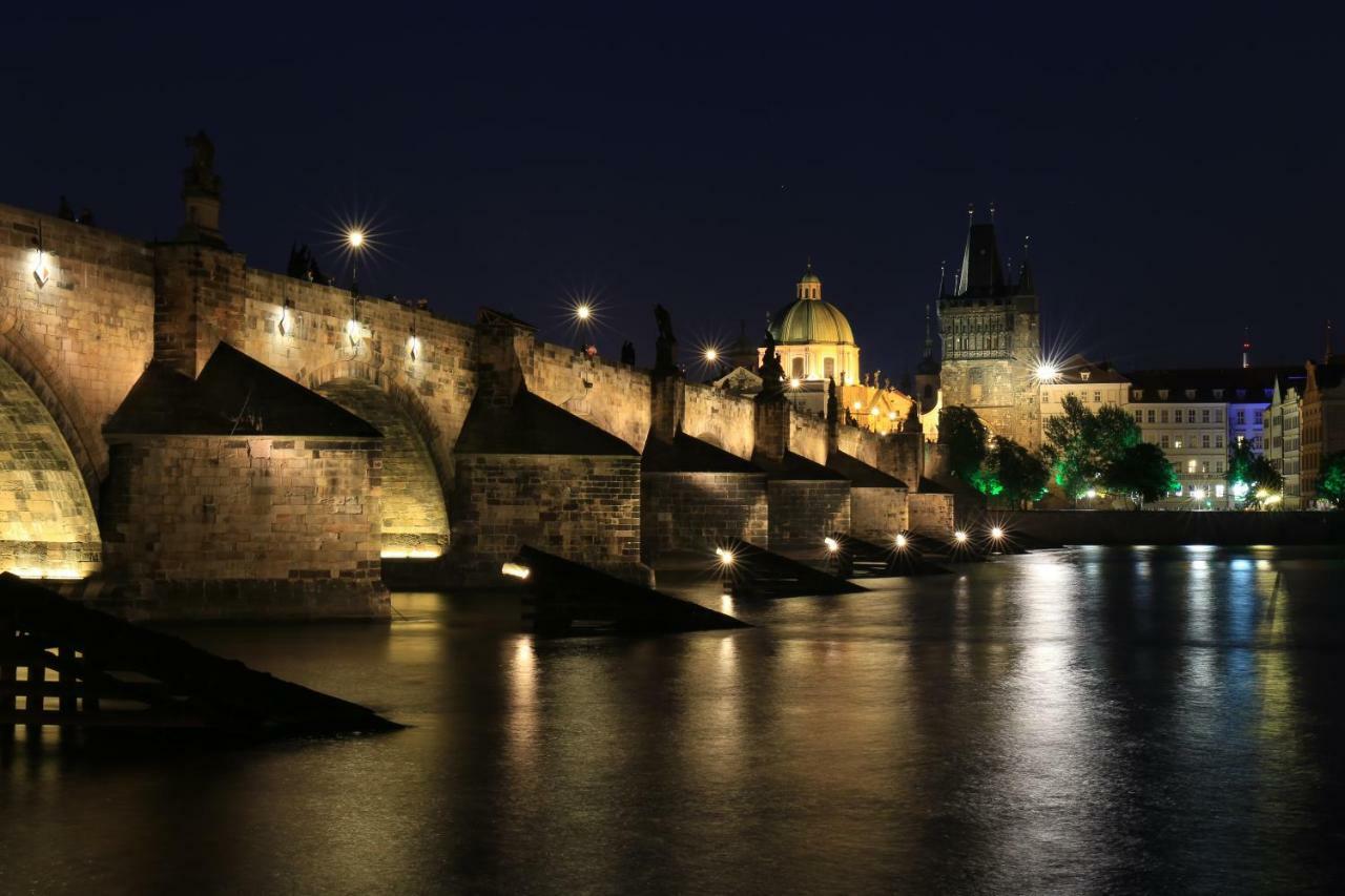 Daire Charles Bridge