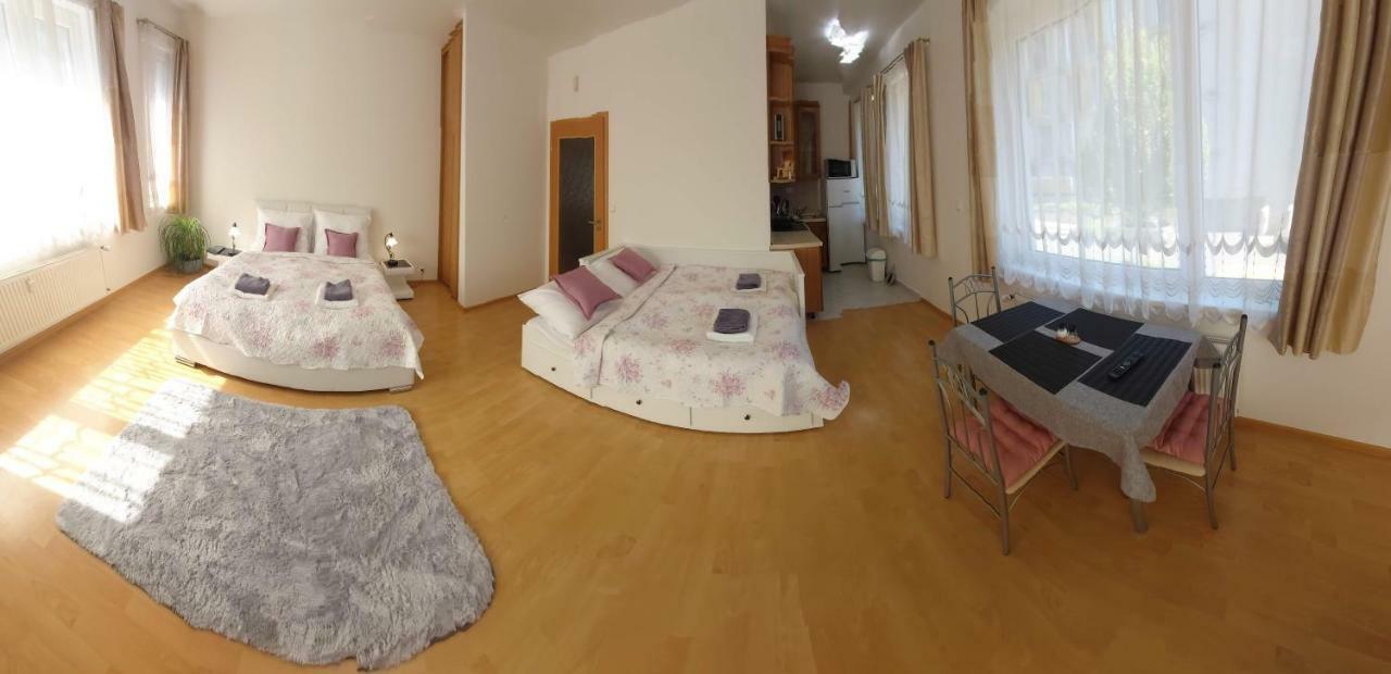 Prosek Apartment *