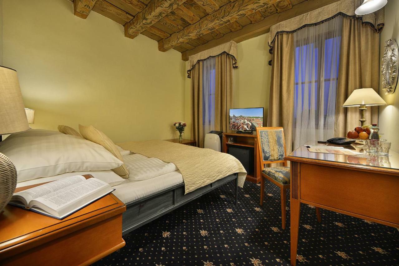 Hotel U 3 Pstrosu Prague