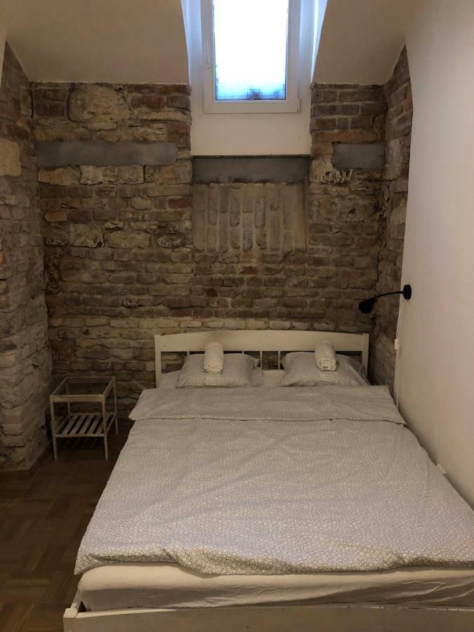 Benatska Apartment