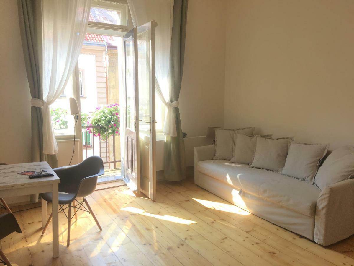 Karl In Apartment
