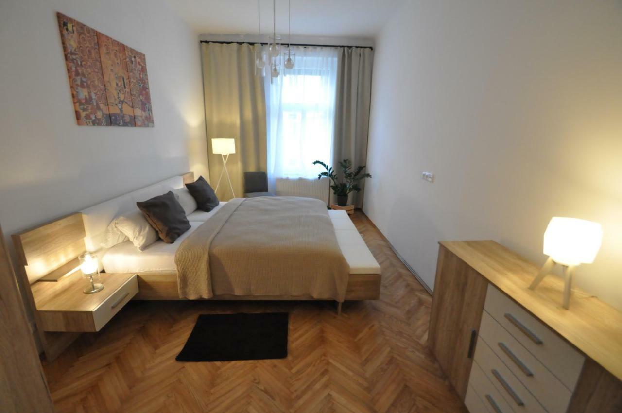 Jirina Appartments Apartment