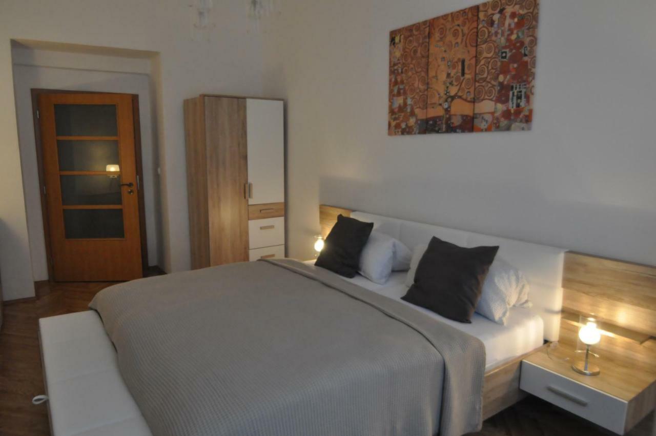 Jirina Appartments Apartment