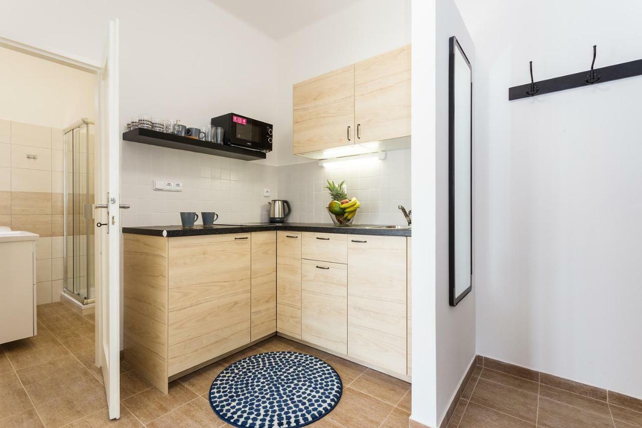 Boutique 5 Minutes To Centre Apartment *