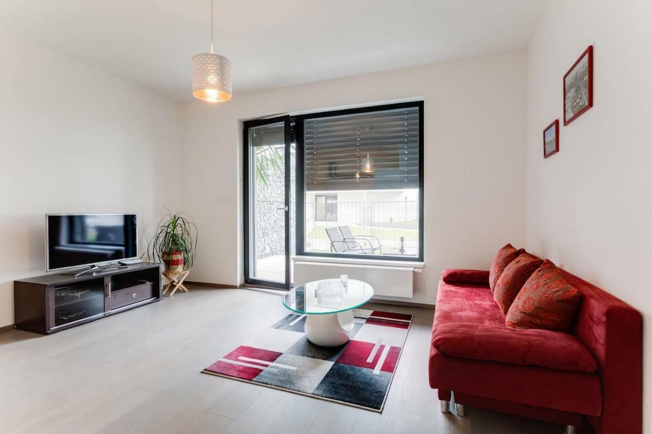 Waltrovka Garden With Parking, Netflix, Hbo Apartment *