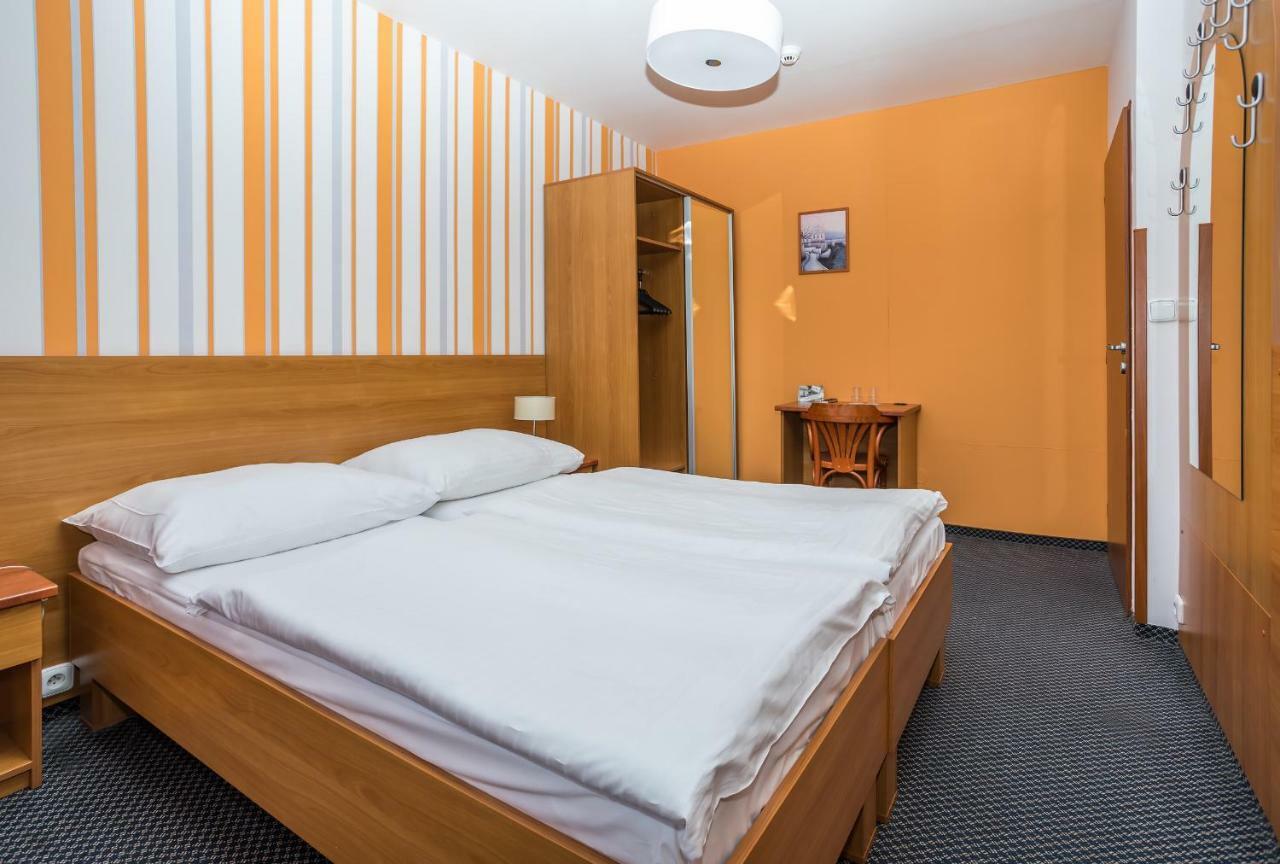 Bridge Hotel
