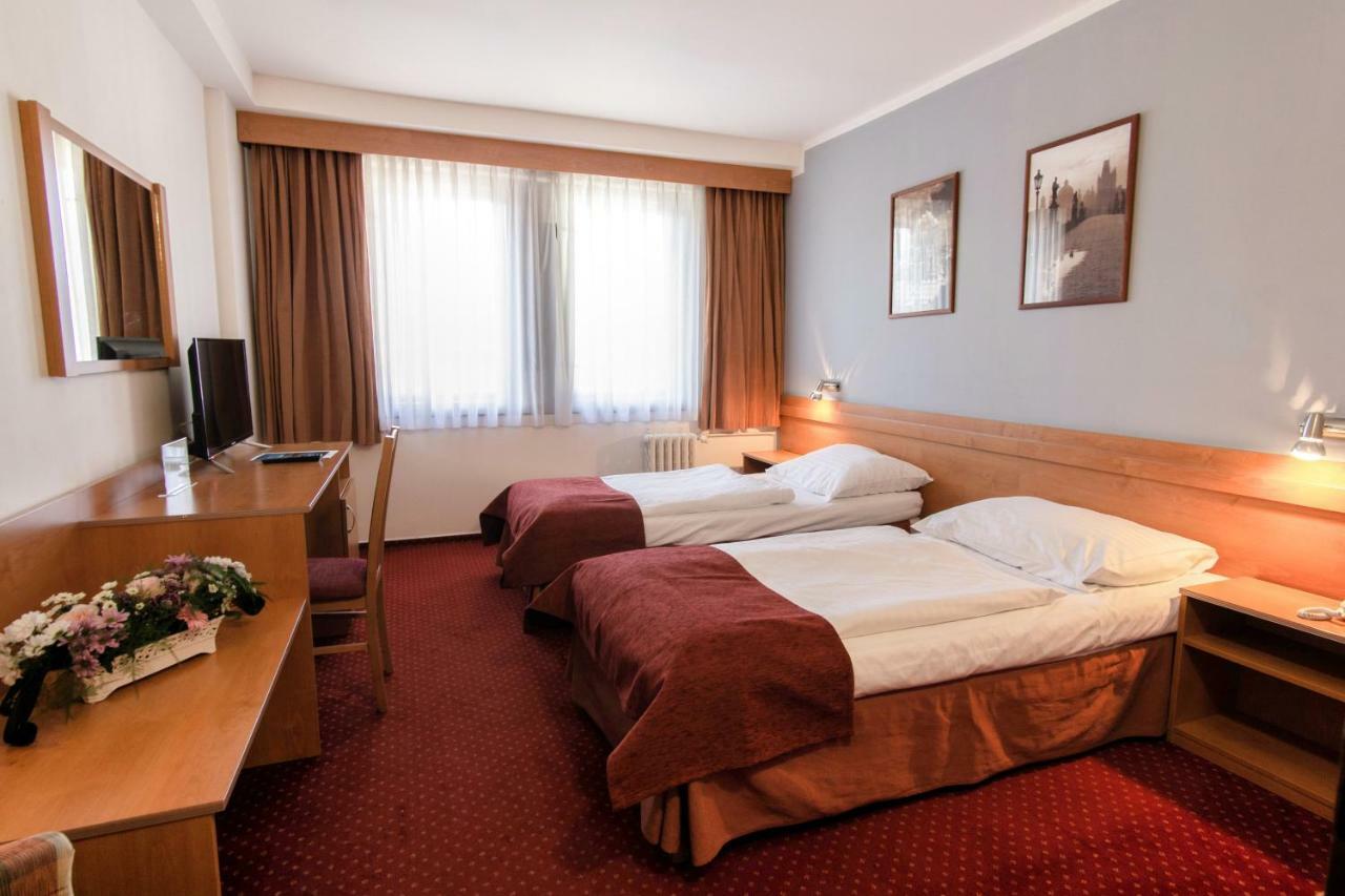 Globus Hotel 3*