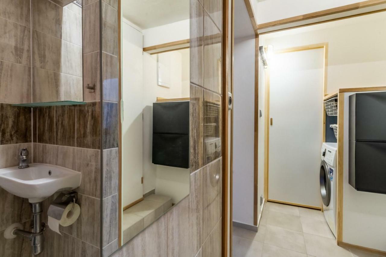 Cute Studio Apartment