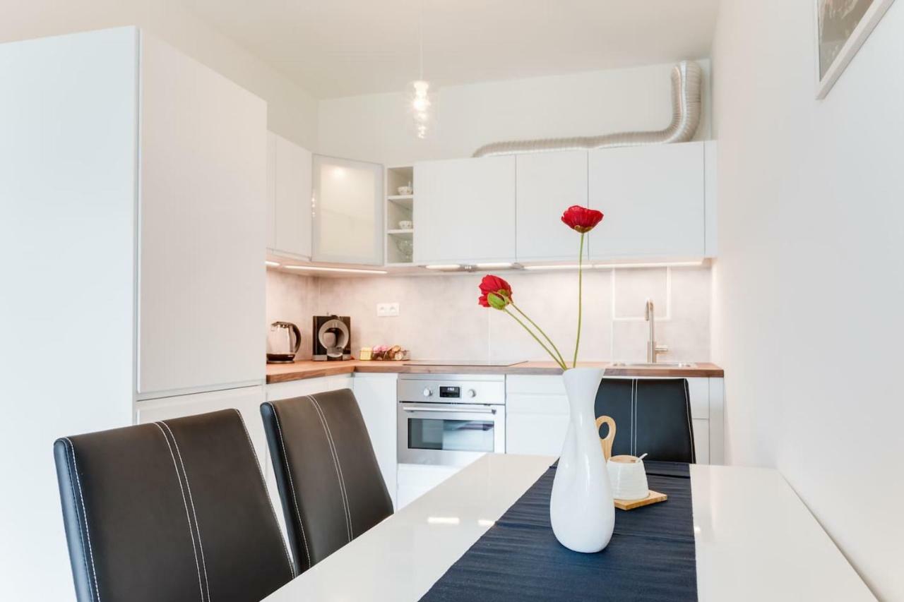 Waltrovka Garden With Parking, Netflix, Hbo * Prague