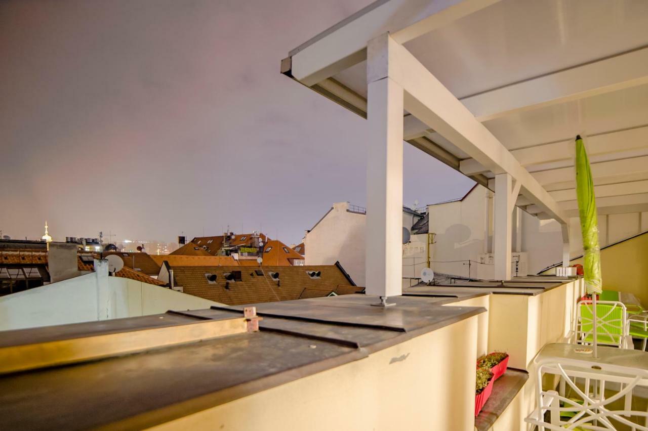 Unique Luxury Loft With Terrace In Old Town Prague