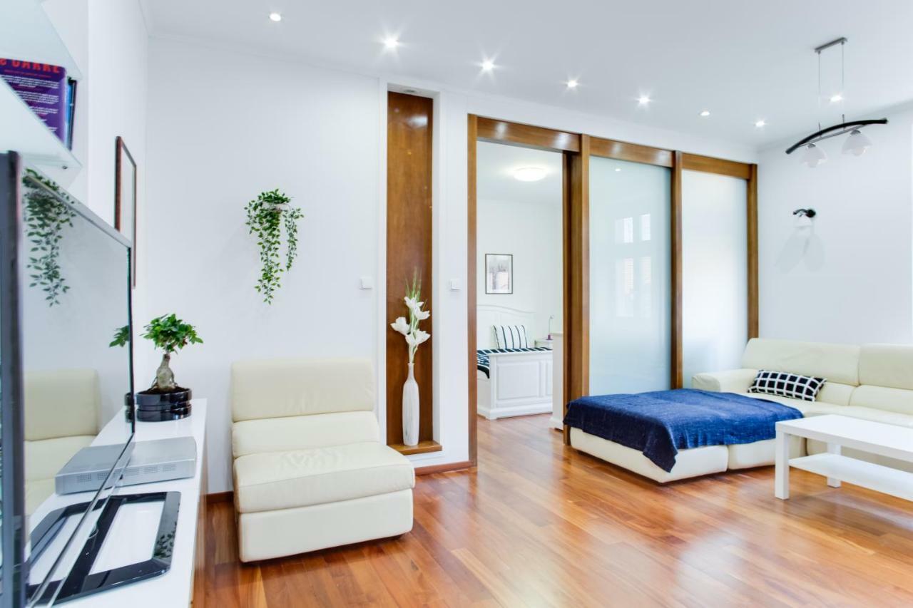 Apartment Royal Near River - Nek4th Prague