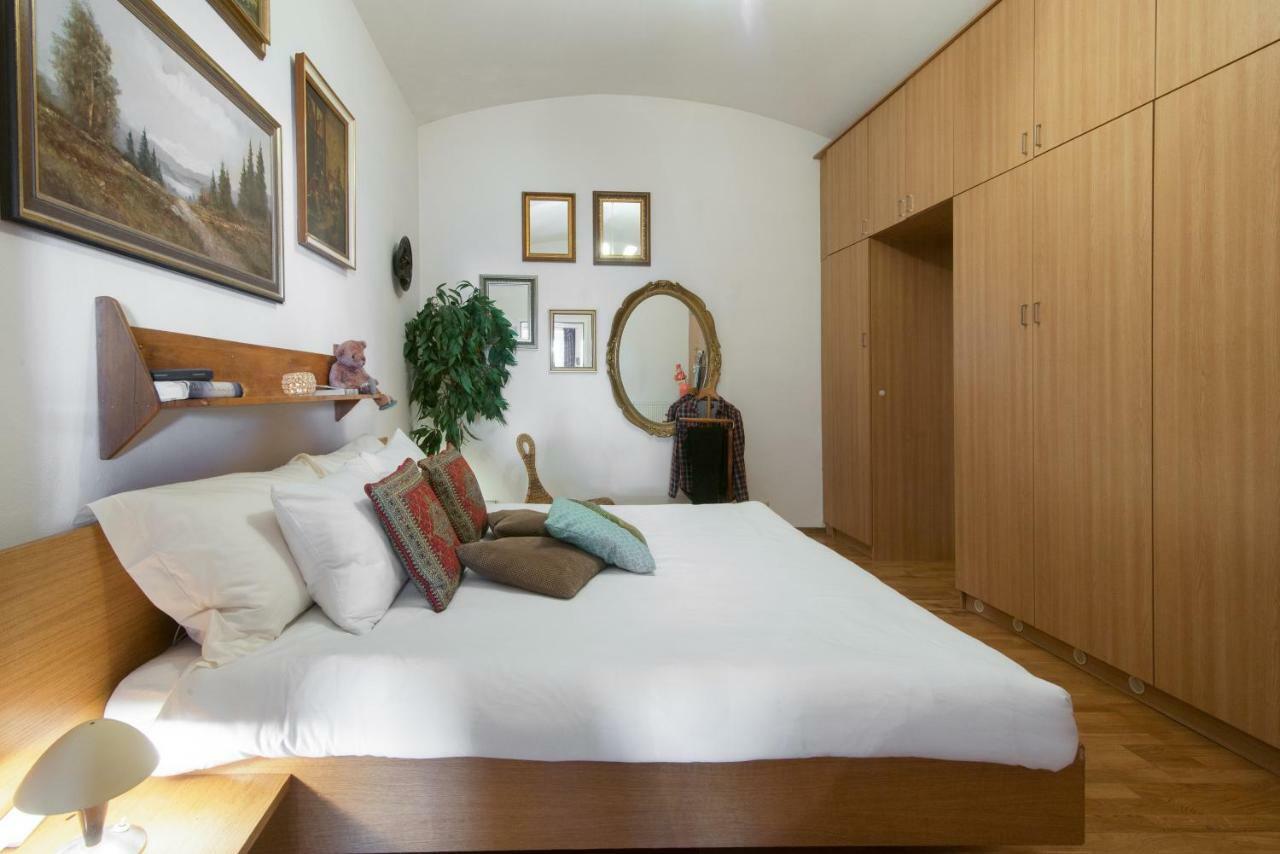Apartment Victoria Design - Rehorova Prague