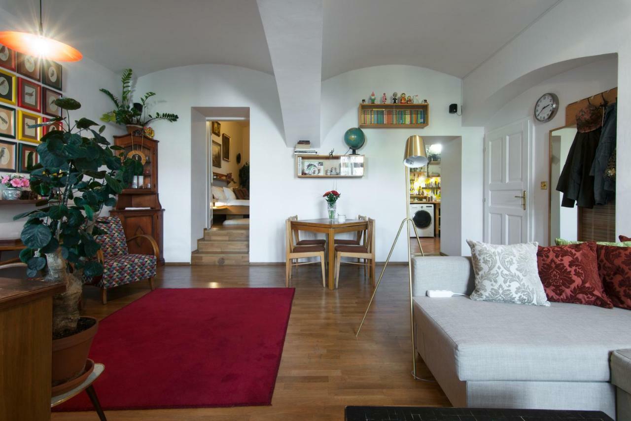 Victoria Design - Rehorova * Prague