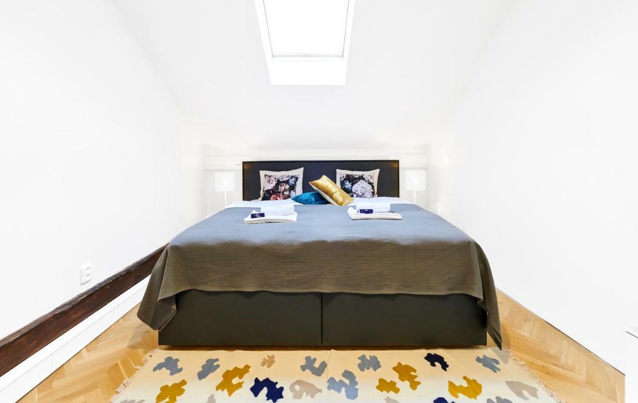 Apartment Royal Route Lesser Town Prague