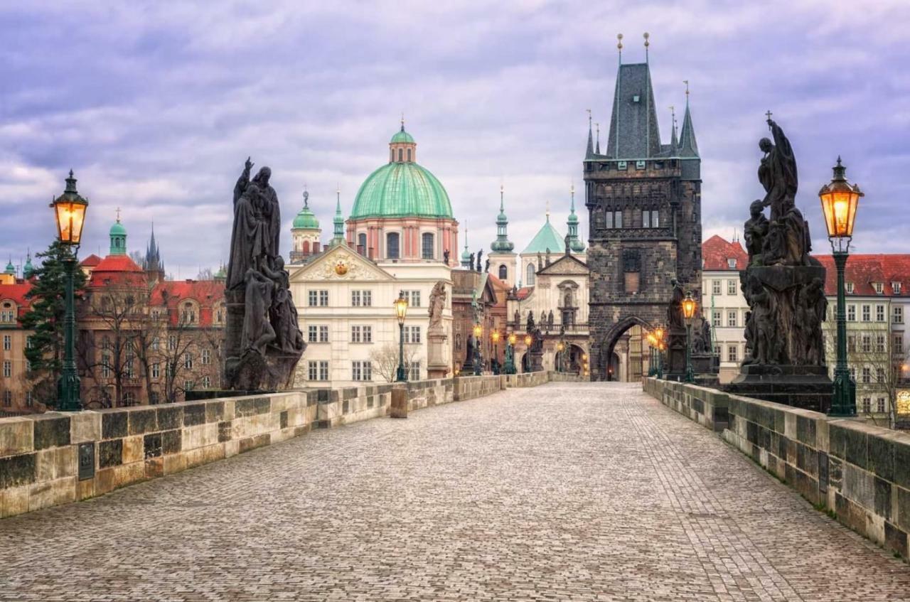 Quiet With Balcony Charles Bridge Apartment Prague
