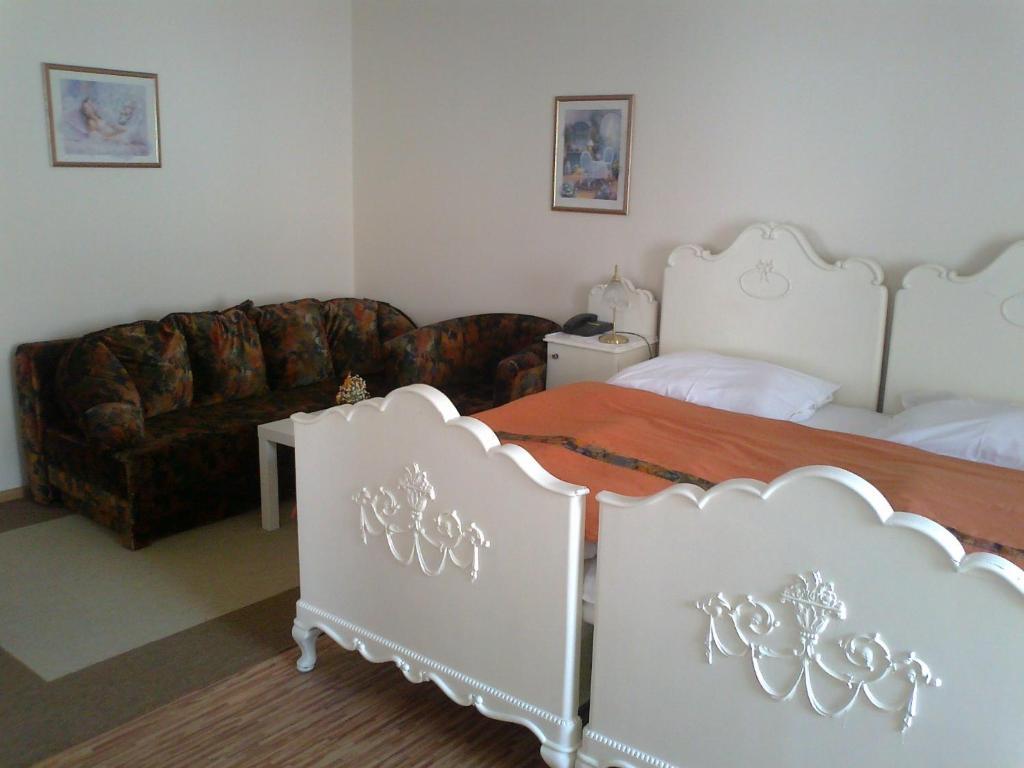 Guest house Lucie 3*