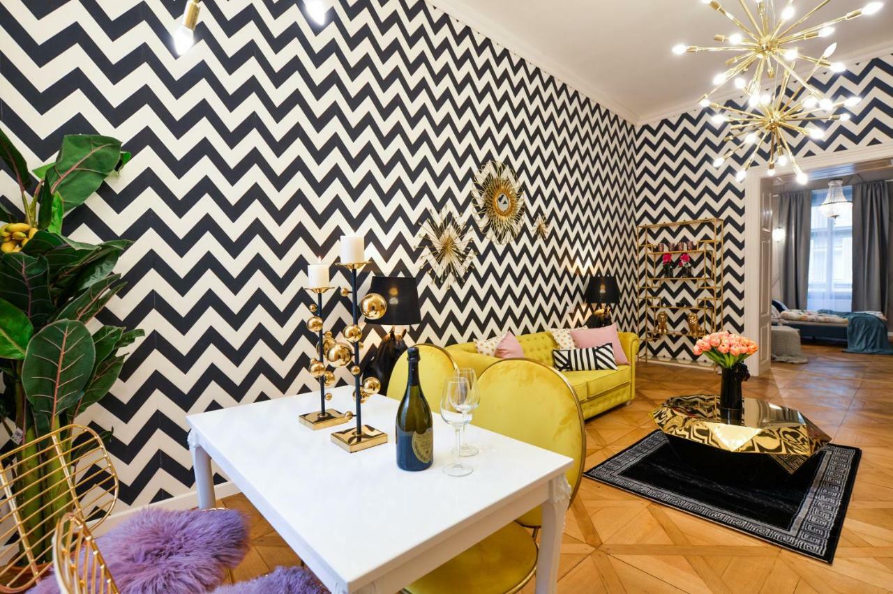 Dali Wenceslas Square Apartment