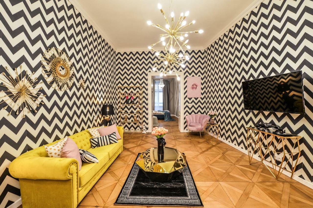 Dali Wenceslas Square Apartment