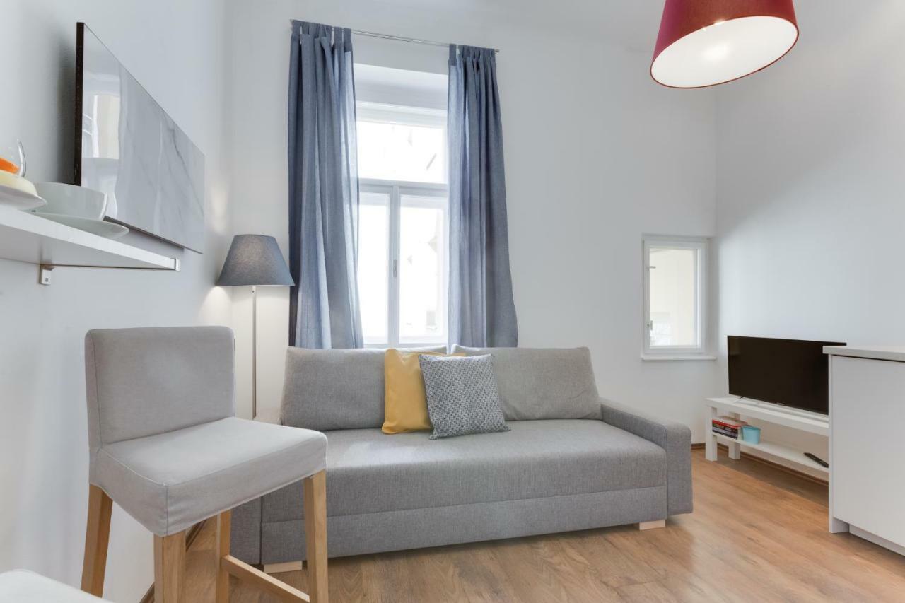 Apartment Jt's Benatska Str. *