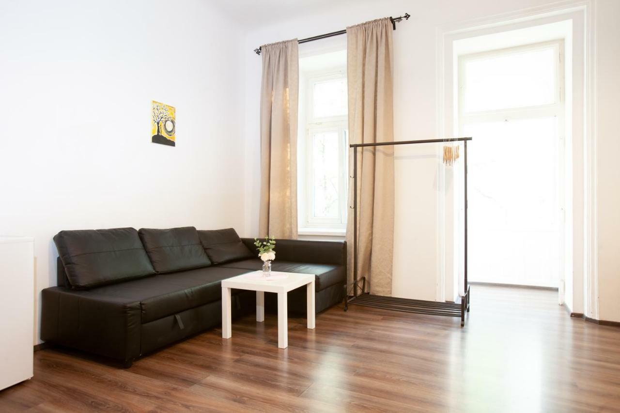 Apartment Wow Wow
