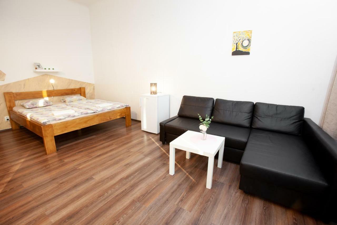 Apartment Wow Wow
