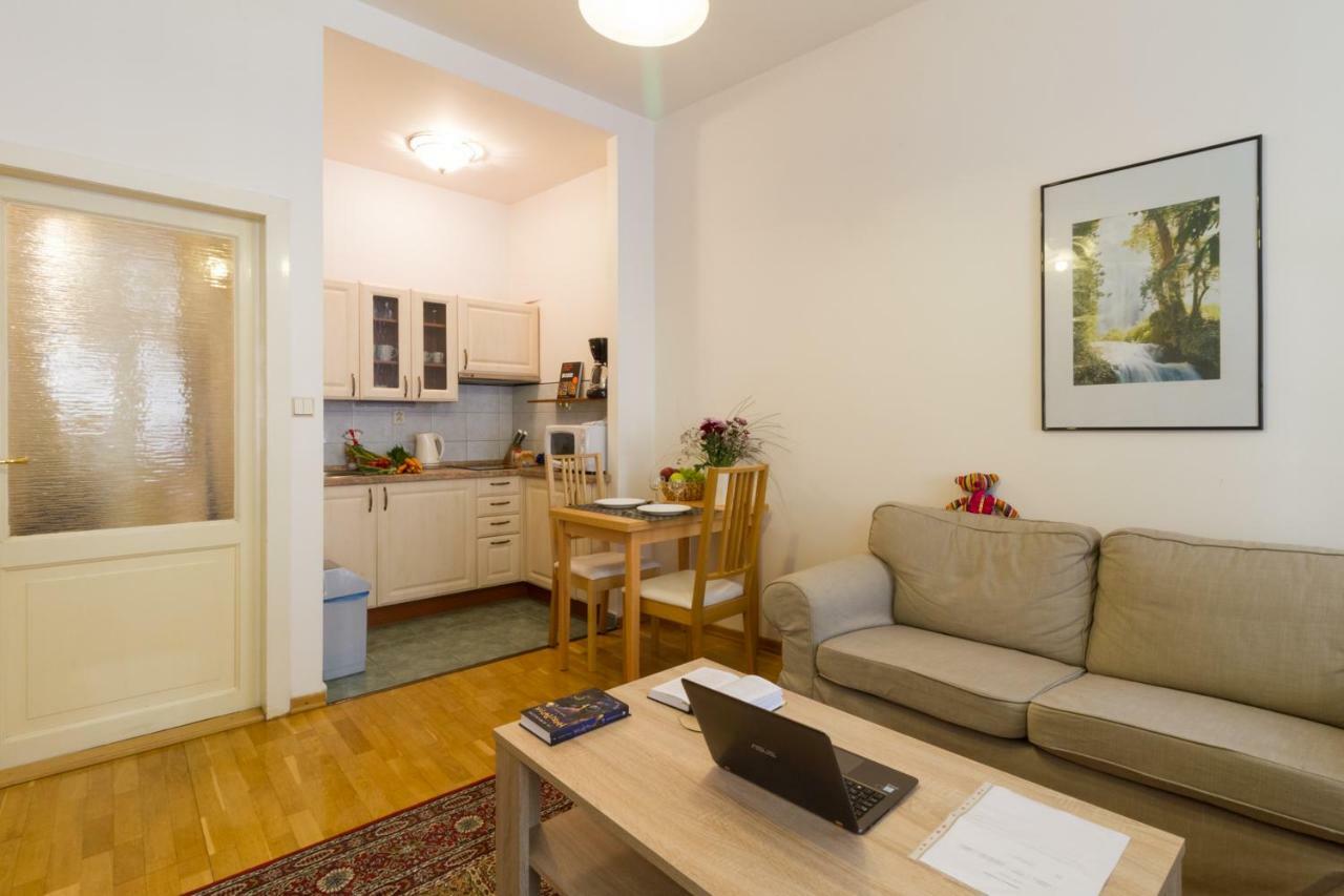 Zahrebska 4* Prague