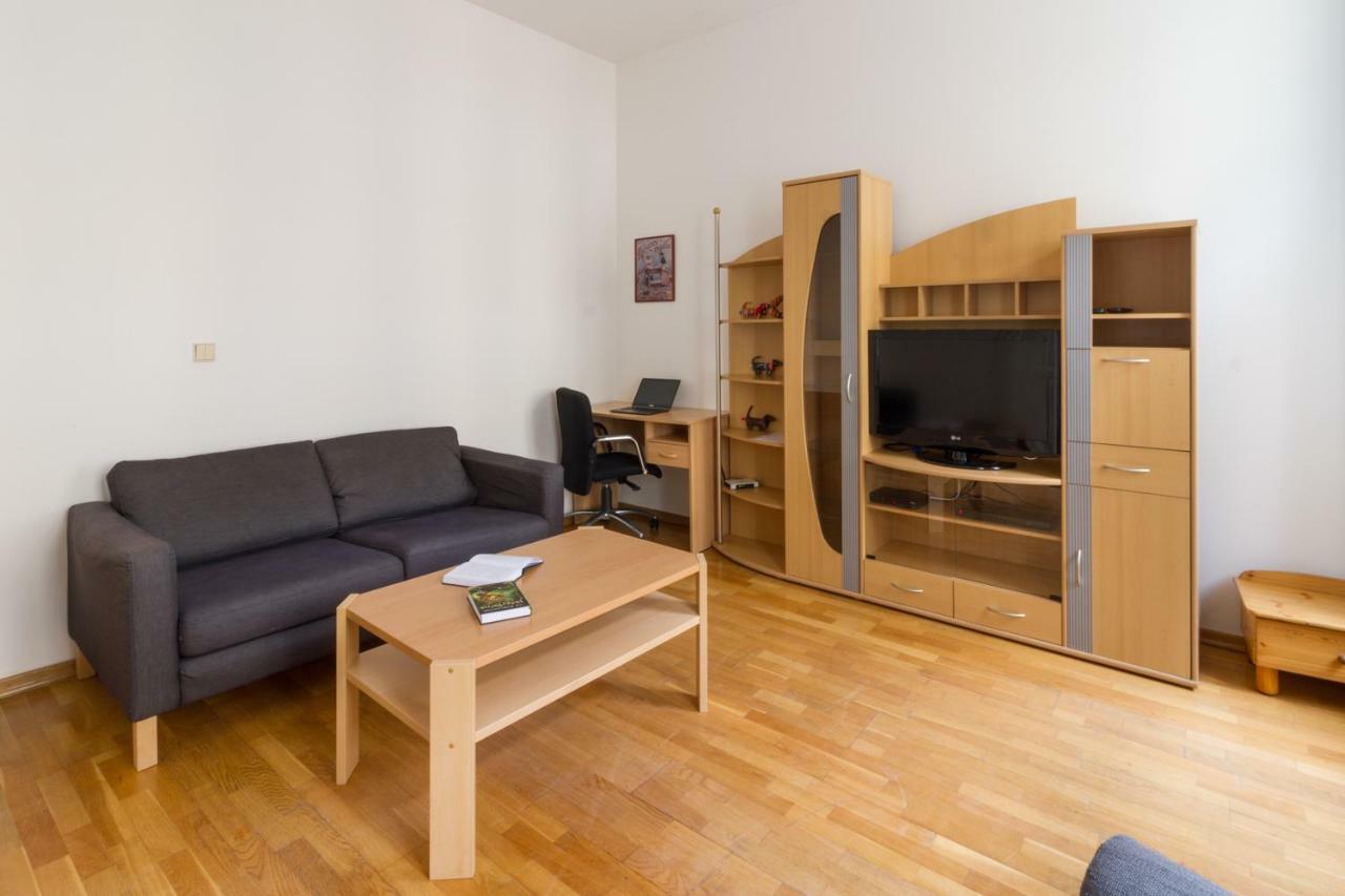 Zahrebska 4* Prague