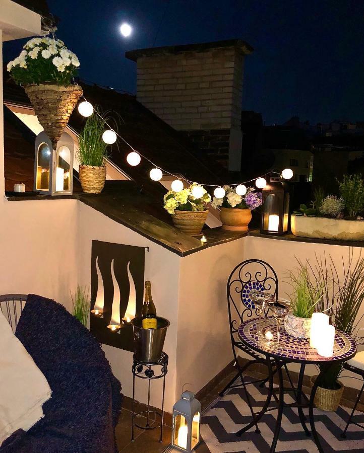 Apartment Duplex With Quite Terrace On Wenceslas Sq. Prag