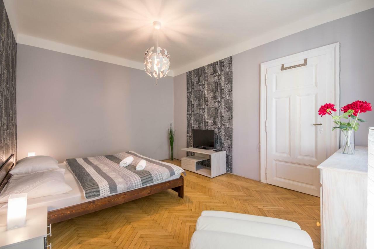 Chest Design Praga