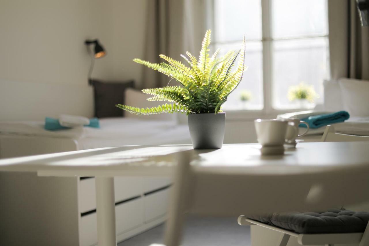 Apartments In Mala Strana - 10 Minutes From Charles Bridge Prague