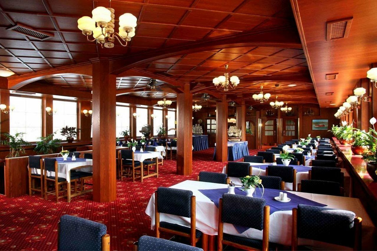 Botel Albatros 3*