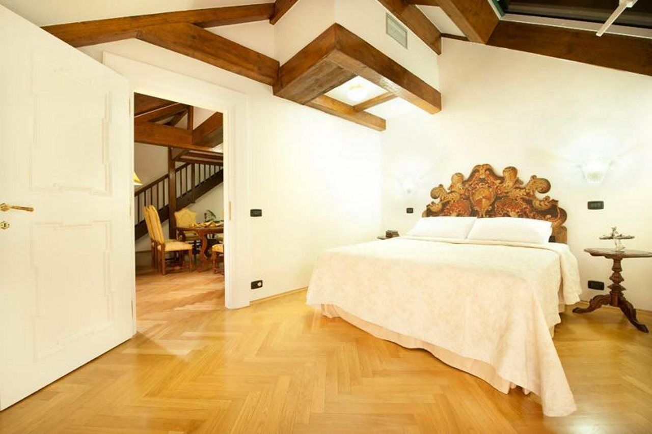 Charles Bridge Palace 4* Prague