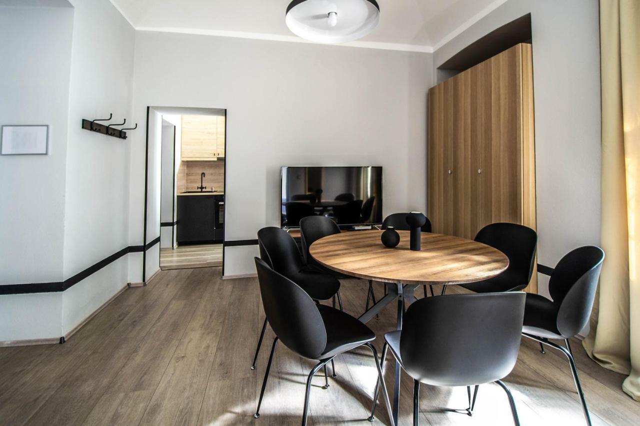 Stylish Close To Eden Garden * Prague