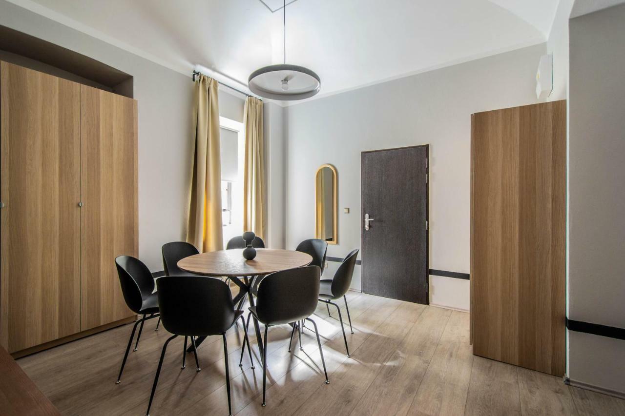 Apartment Stylish Close To Eden Garden Prague