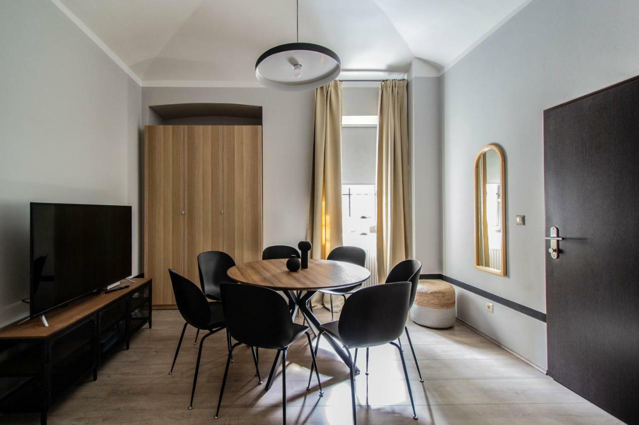 Stylish Close To Eden Garden * Prague