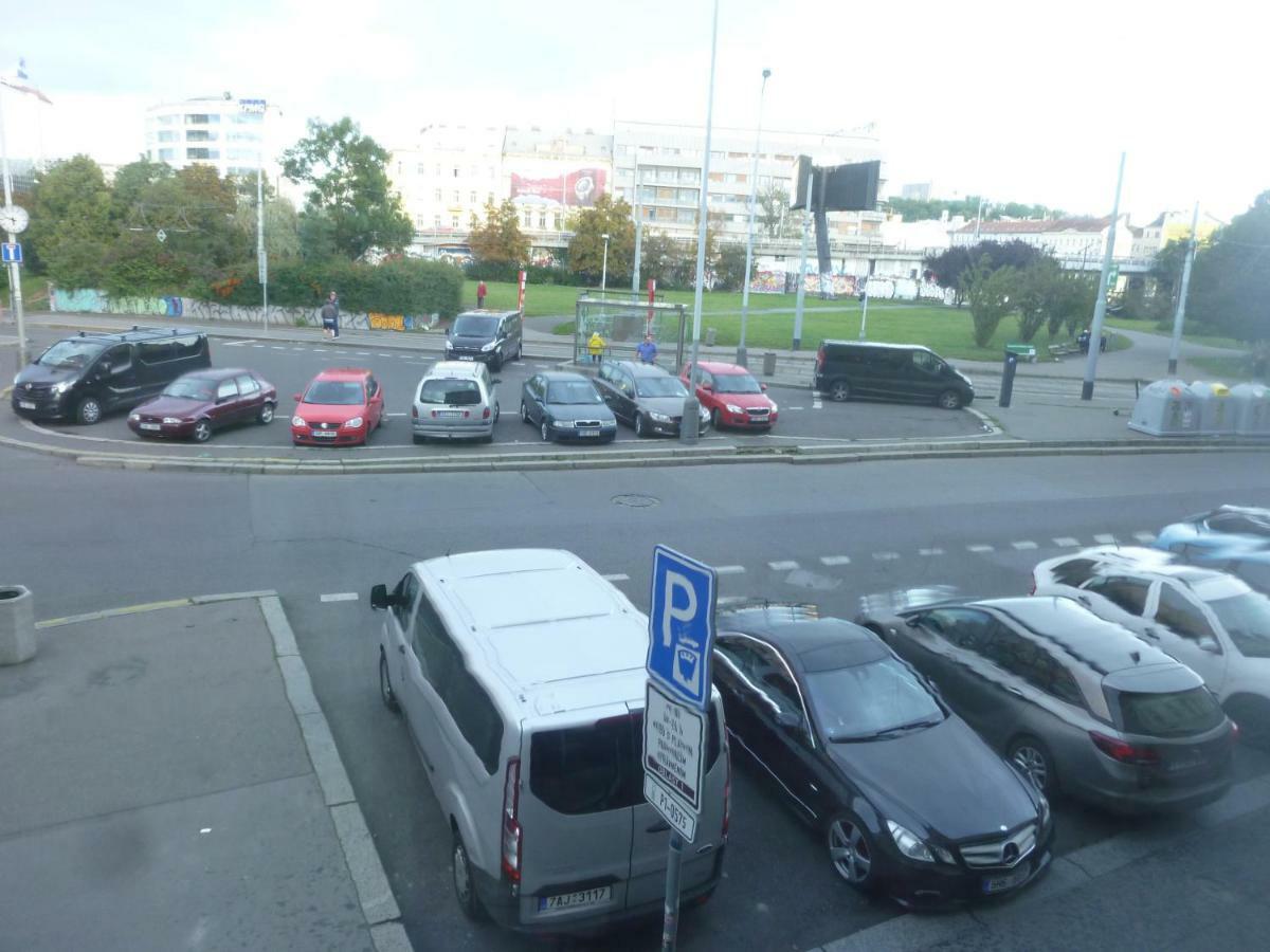 Ng * Prag