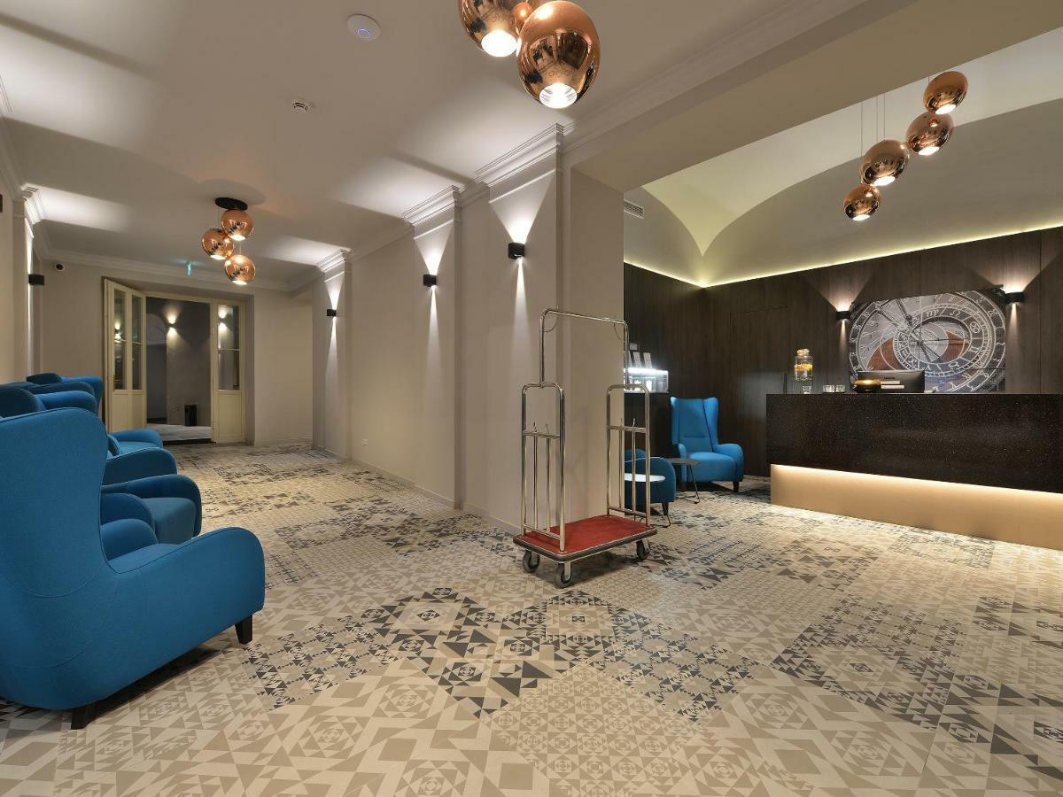Hotel Ea New Town 4*