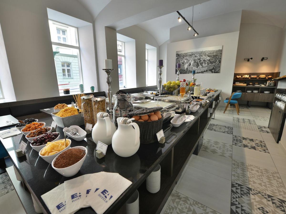 Hotel Ea New Town 4*