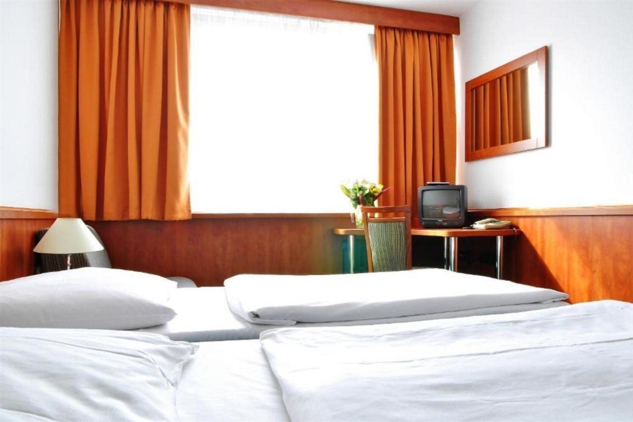 Olympik Tristar Hotel