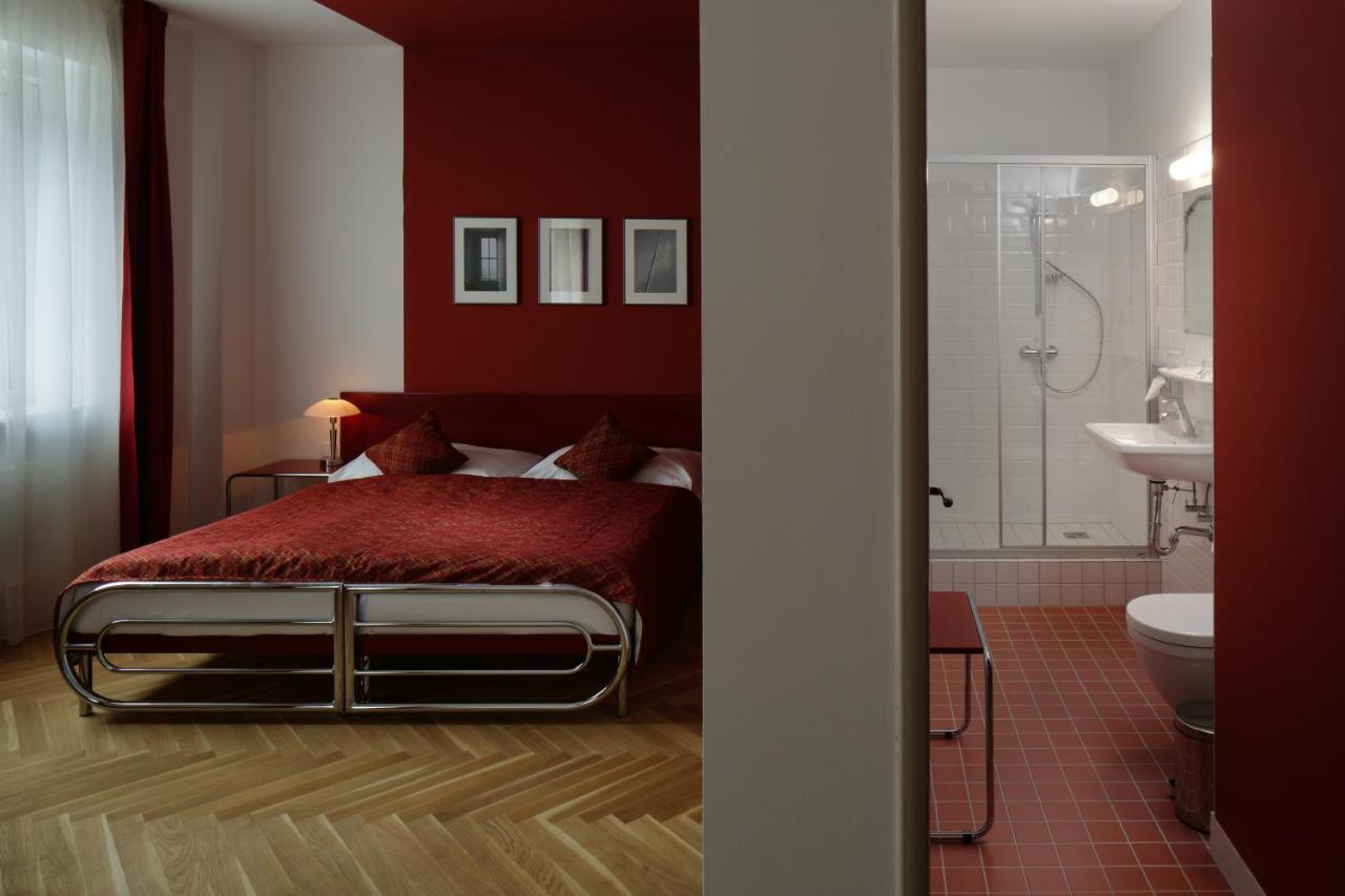 Axa Hotel 3*