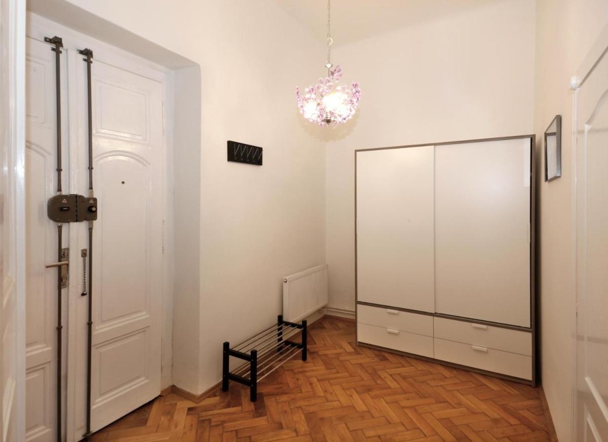 Apartment Near The Charles Bridge Prague