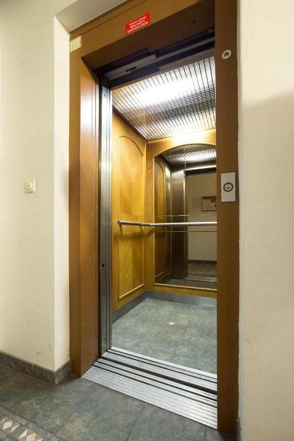 Elegant Apartment With Free Garage In The Center Of Prague * Prague