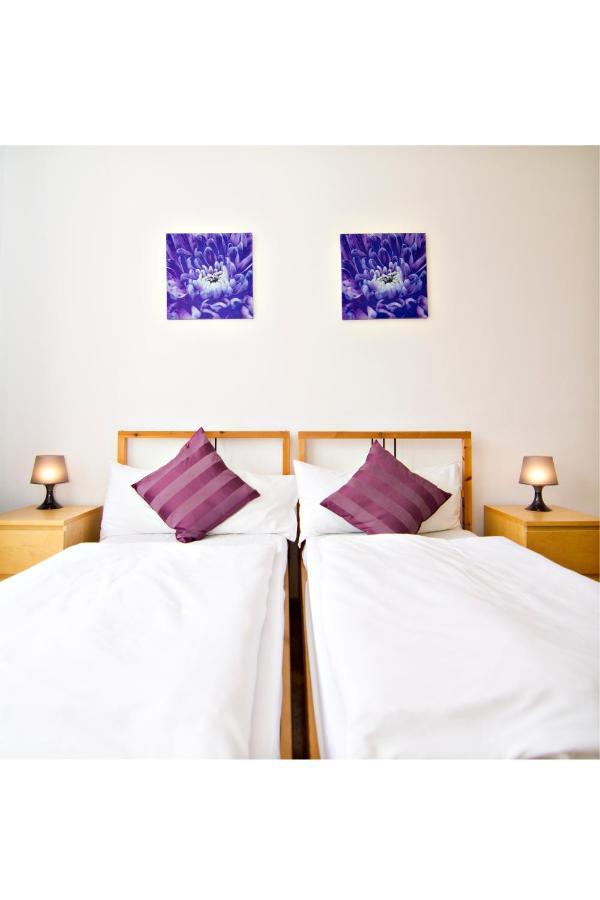 With 2 Bathrooms Apartment Prague