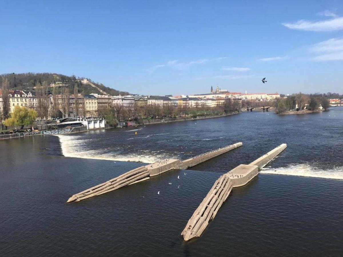 Apartment Unique In Near River Vltava