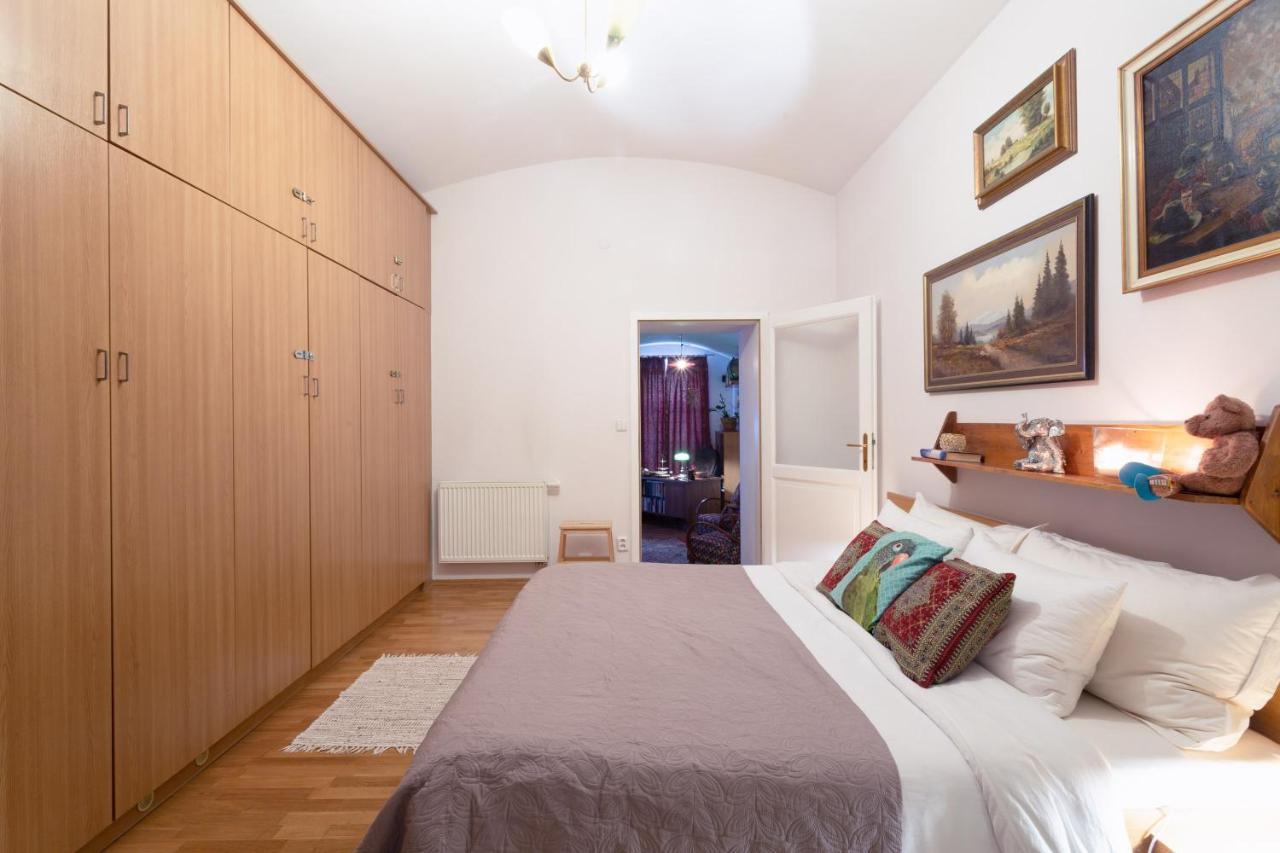 Victoria Design - Rehorova Apartment