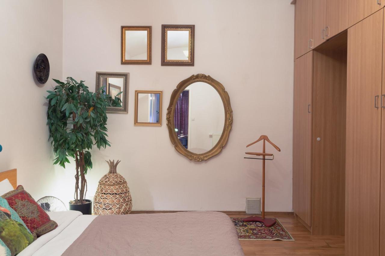 Victoria Design - Rehorova Apartment Prague