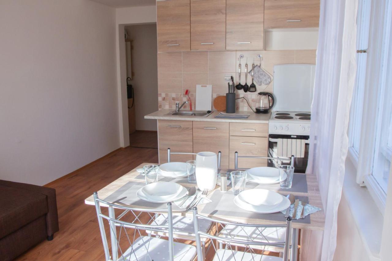 Lucky Angel In Apartment Prague