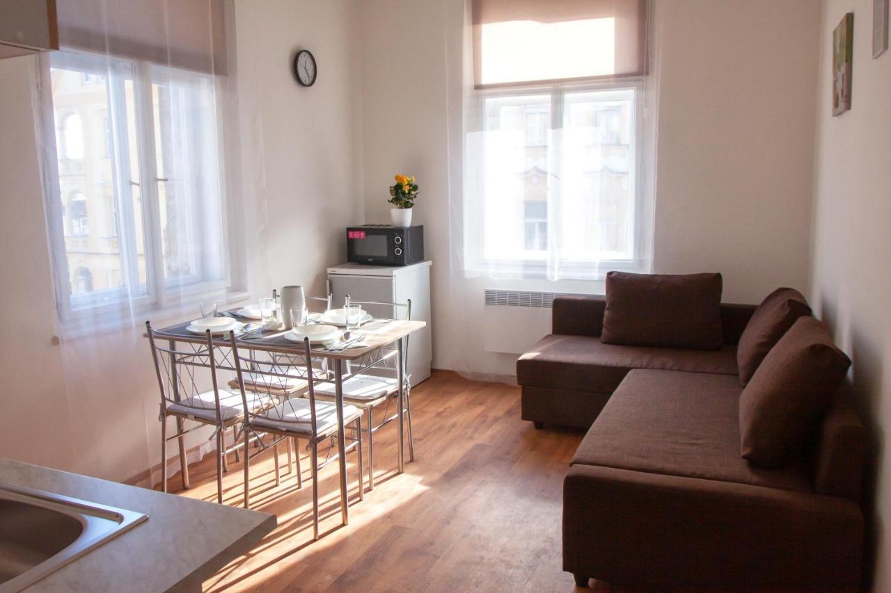 Lucky Angel In Apartamento Praga