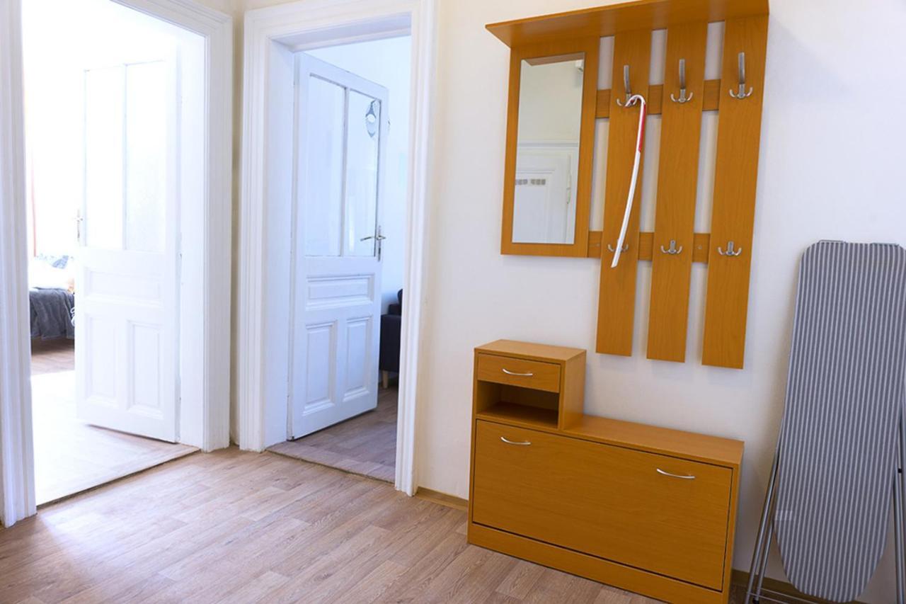 Lucky Angel In Apartment Prague
